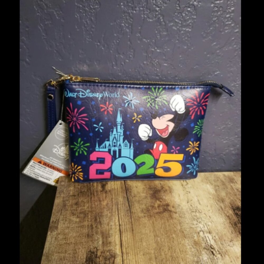 Walt Disney World Parks 2025 Light Up Mickey Mouse Zipper Zip Wristlet NEW